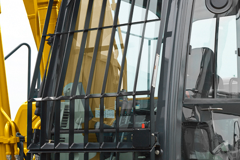 Pictured is a Kobelco SK75SR Midi Excavators offset boom front glass, one of many great features in Kobelco Excavators.
