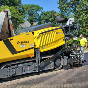 Bomag CR 1030 T Highway Paver thumb