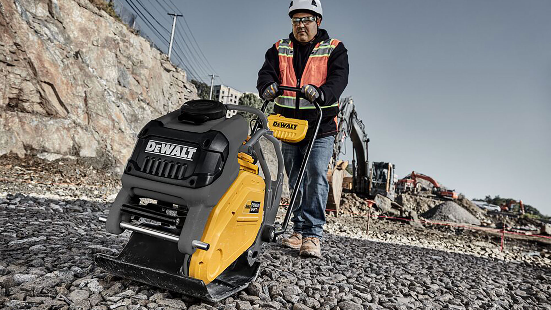 DEWALT POWERSHIFT™ Forward Plate Compactor Kit exterior