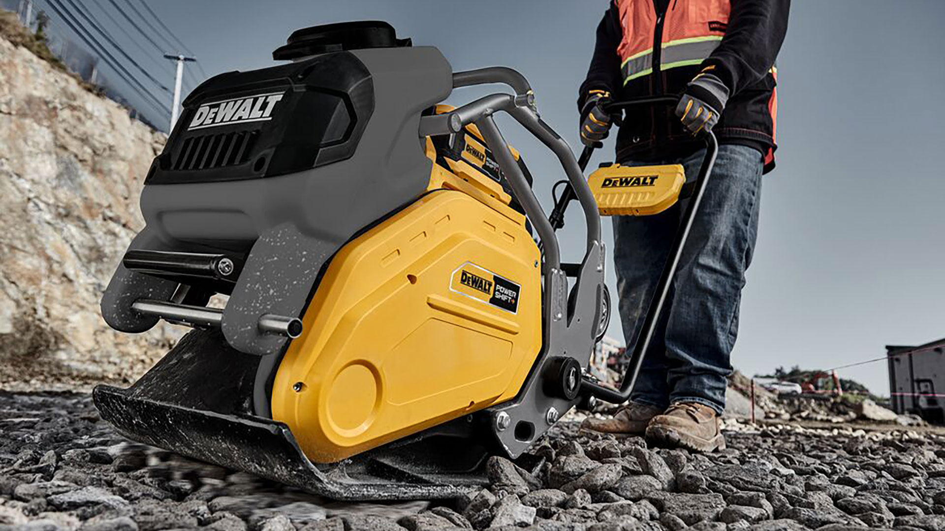 DEWALT POWERSHIFT™ Forward Plate Compactor Kit exterior