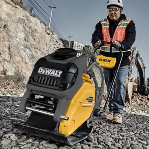 DEWALT POWERSHIFT™ Forward Plate Compactor Kit thumbnail