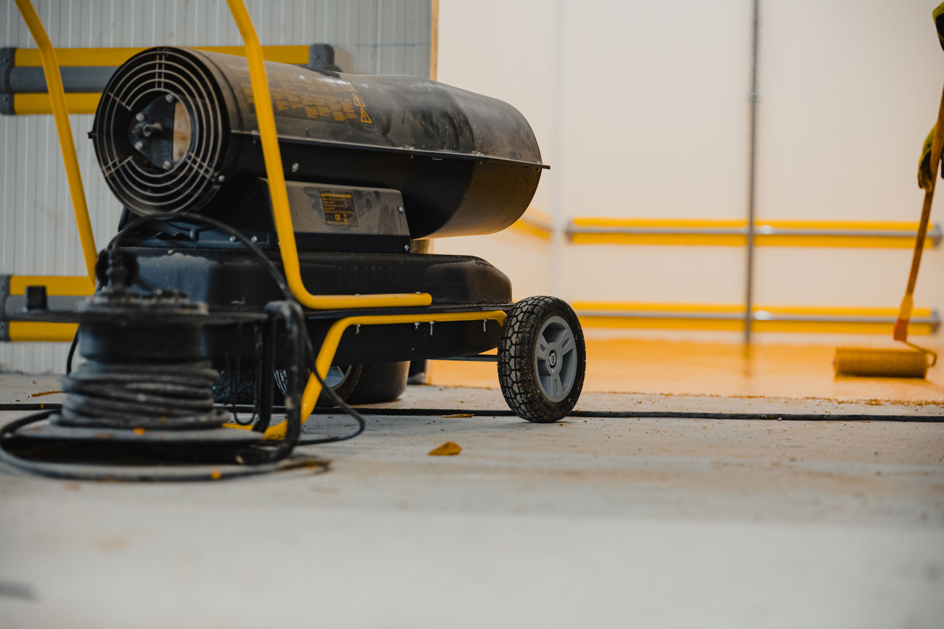 Industrial heater  for heating large spaces